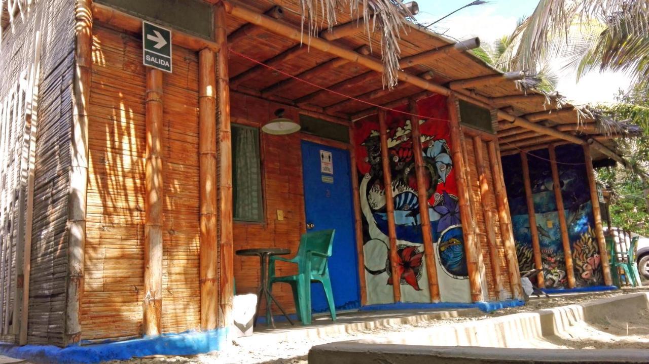 Saigon Backpackers Hostel Máncora Buitenkant foto
