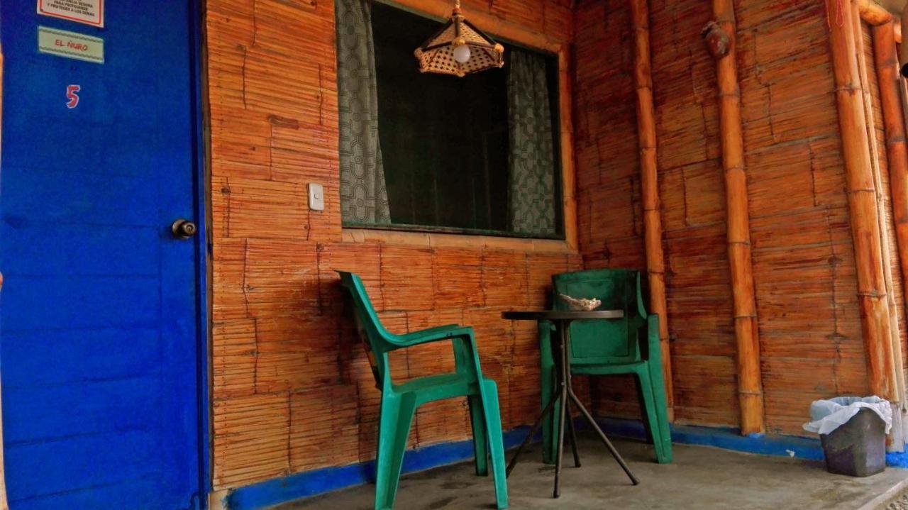 Saigon Backpackers Hostel Máncora Buitenkant foto